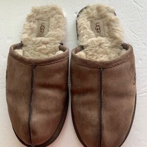 UGG Men's Brown Slippers